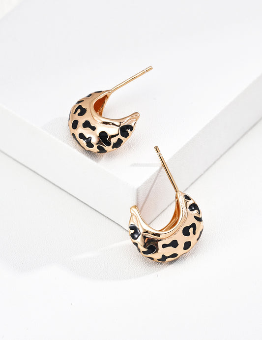 Leopard-print patent leather earrings with a vintage feel