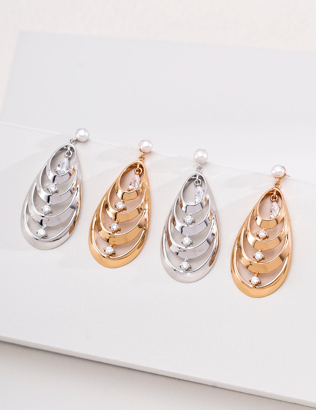 淡水パール×ジルコニア 蝶と繭のピアス S925 E01536