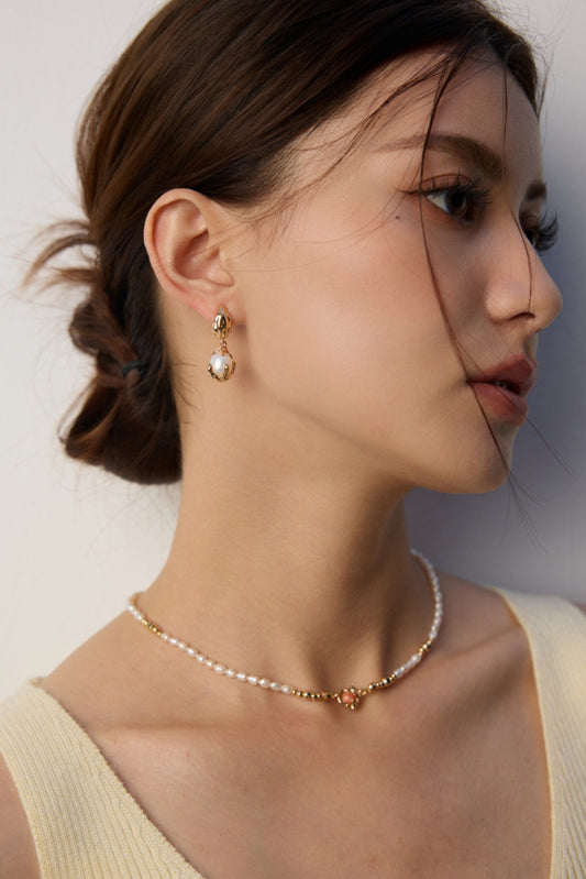 S925 Fluid Motif Freshwater Pearl Nuance Earrings Gold-Plated