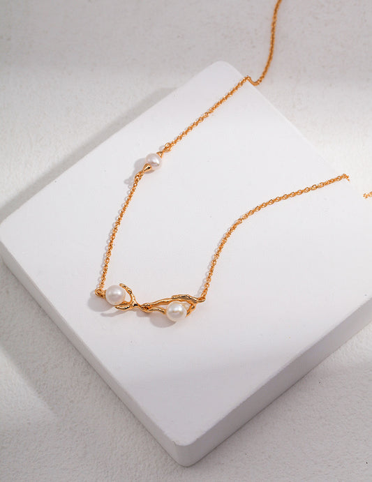 【S925】A necklace with a design shaped like a nest of life in a withered tree