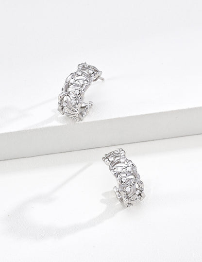 [Golden Willow] Willow Leaf Motif Earrings with Zirconia, Gold Plated - Brings Good Fortune