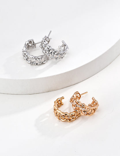 [Golden Willow] Willow Leaf Motif Earrings with Zirconia, Gold Plated - Brings Good Fortune