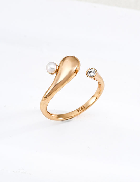 Shooting Star Wish: A designer ring where freshwater pearls and cubic zirconia sparkle on your finger