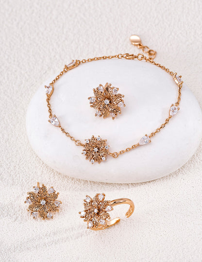 百合の花びら ジルコニア ピアス 揺れるたびに輝く気品