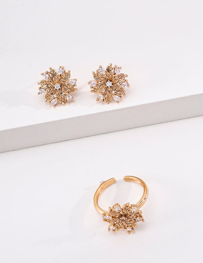 百合の花びら ジルコニア ピアス 揺れるたびに輝く気品