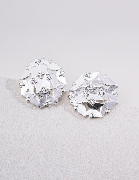 Fluttering butterfly and hydrangea motif zirconia sparkling earrings