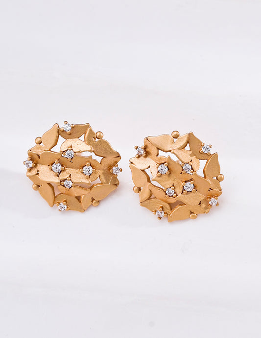 Fluttering butterfly and hydrangea motif zirconia sparkling earrings
