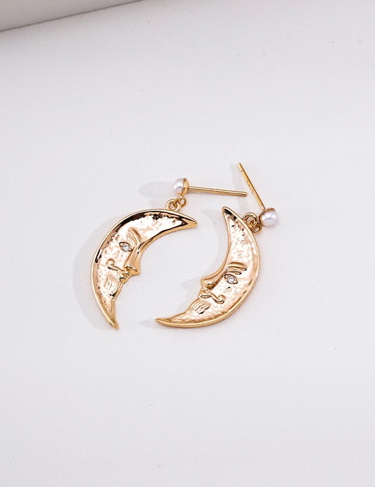 The Moon Goddess's Rest: Crescent Moon and Freshwater Pearl Relief Earrings