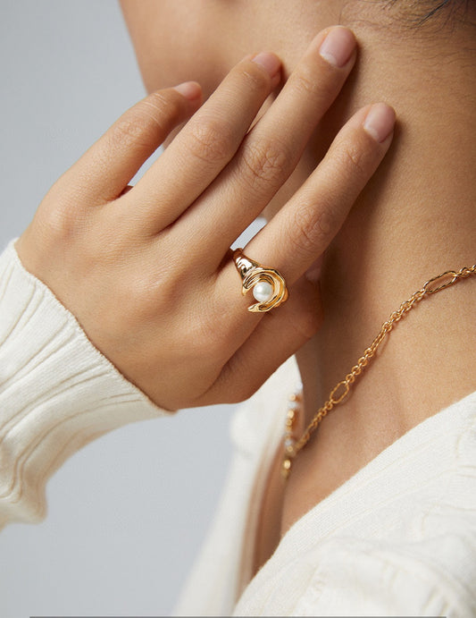 Sterling Silver 925 Freshwater Pearl Ring: Nuanced Beauty of Star and Moon Motifs