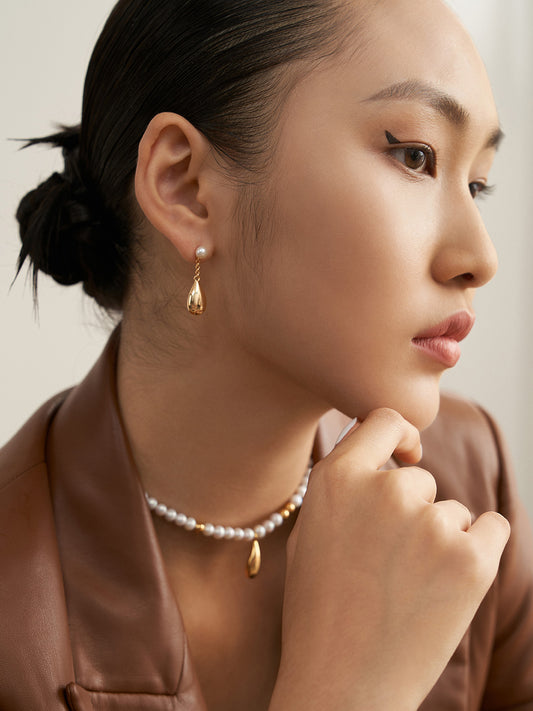 Sterling Silver 925 Teardrop Motif Gold-Plated Freshwater Pearl Set