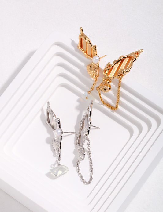 S925 Dancing Butterfly Asymmetrical Freshwater Pearl Earrings Gold Plated YE0005