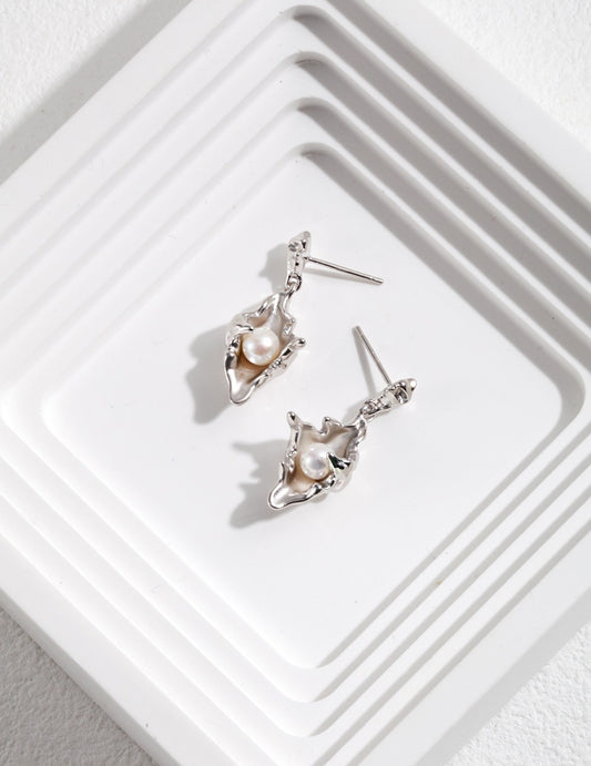 S925 Freshwater Pearl Seashell Earrings: Flowing, Beautiful Design to Adorn You with Freedom and Romance