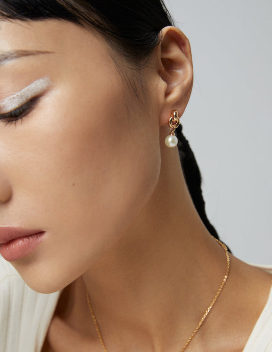Sterling Silver 925 Freshwater Pearl Earrings: Circle Design Symbolizing Bonds