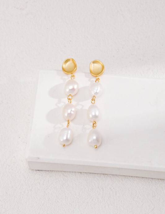 Freshwater Baroque Pearl Earrings: Versatile Design for Commuting and Parties