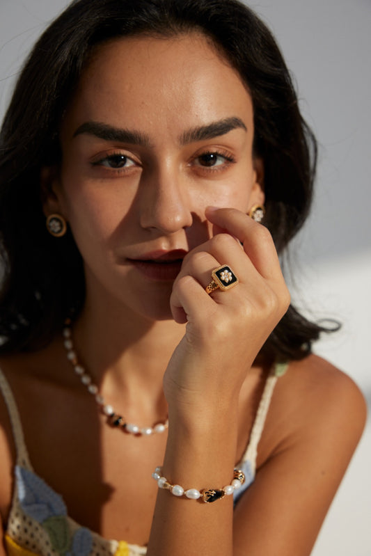 Sterling Silver 925 Shell Pearl & Zirconia Ring - Elegant Design