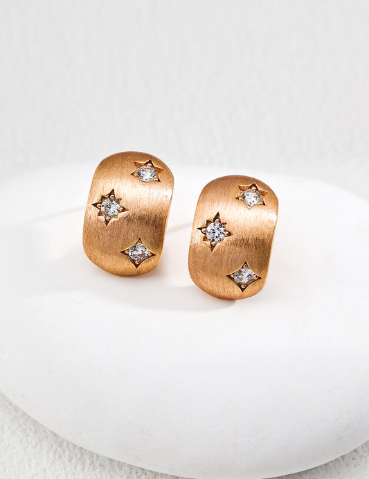 S925 Vintage-Style Hairline Finish Modern Stud Earrings with Sparkling Cubic Zirconia