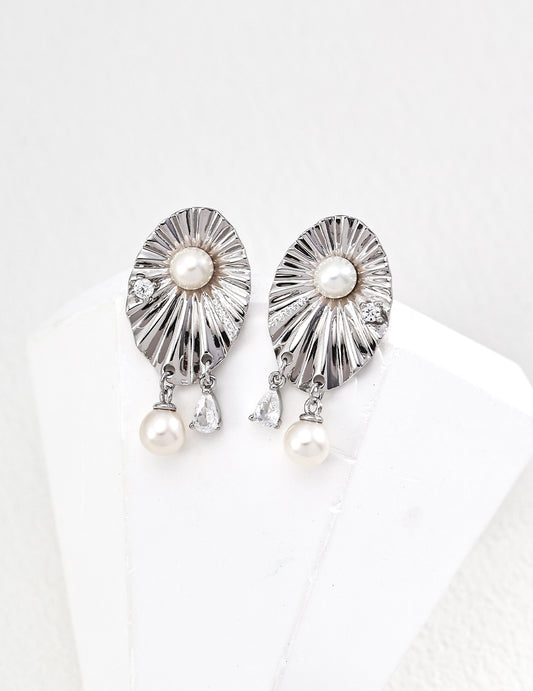 S925 Freshwater Pearl x Zirconia Vintage Fireworks Motif Sparkling Earrings