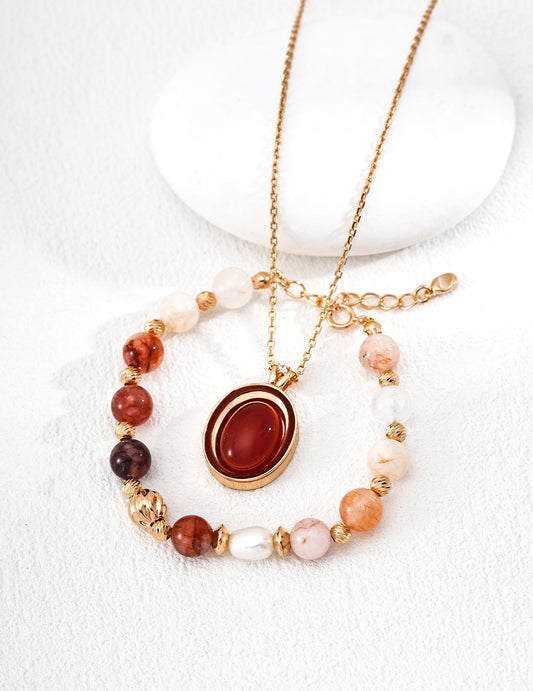Silver 925 Agate Necklace: A sophisticated design showcasing minimalist structural beauty