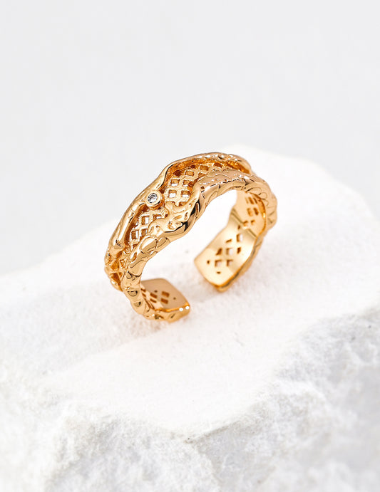 Sterling Silver 925 Cubic Zirconia Lava Design Ring: Art where lava and architectural beauty merge