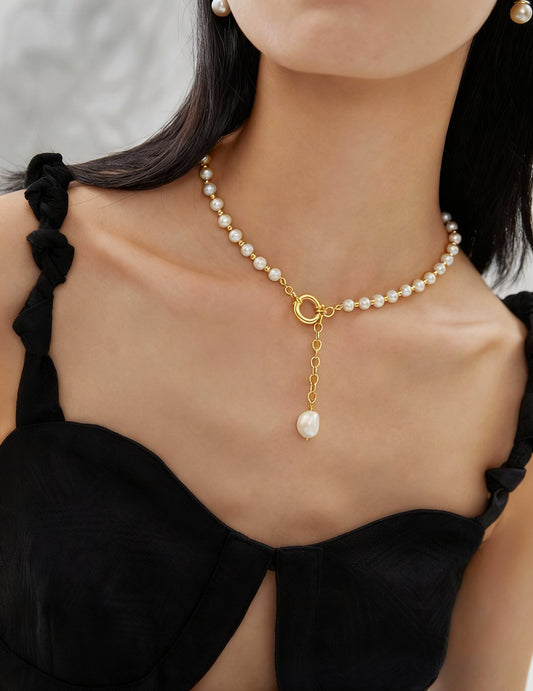 Freshwater Pearl × Silver Irregular Motif Necklace: Strength and Gentleness