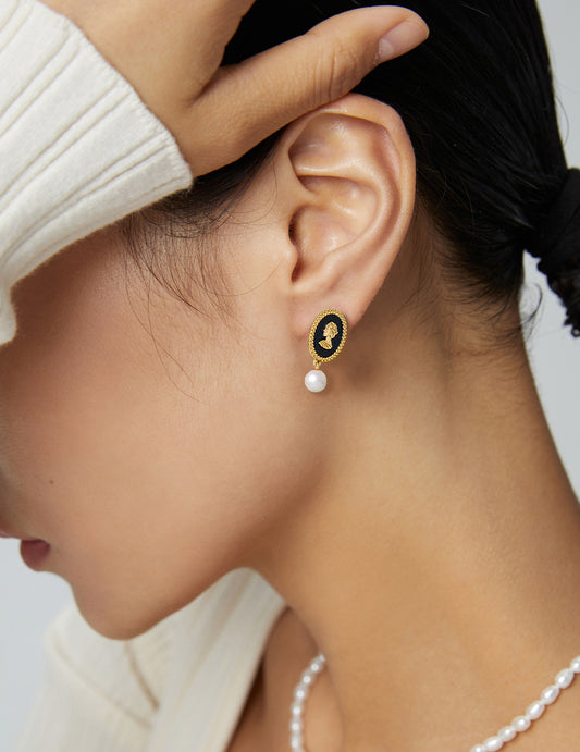 Black enamel x freshwater pearl vintage-style elegant earrings
