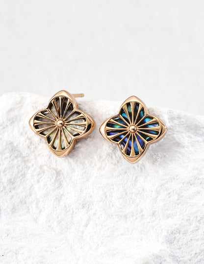 四葉のクローバー シェルピアス 白蝶貝＆アワビ貝 幸運のモダンデザイン