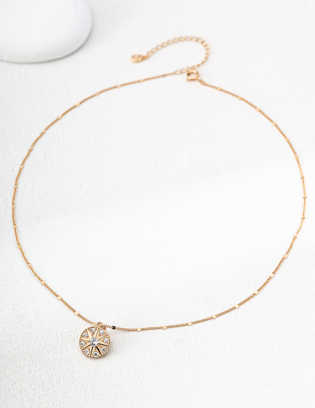 S925 Zirconia Necklace with Retro Design - Urban and Elegant Shine