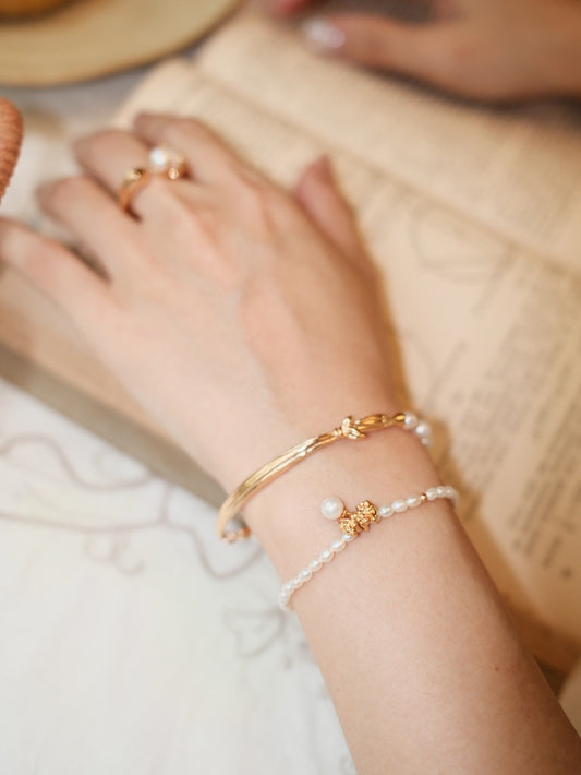 Freshwater Pearl Ribbon Motif Bracelet Zirconia Vintage Style