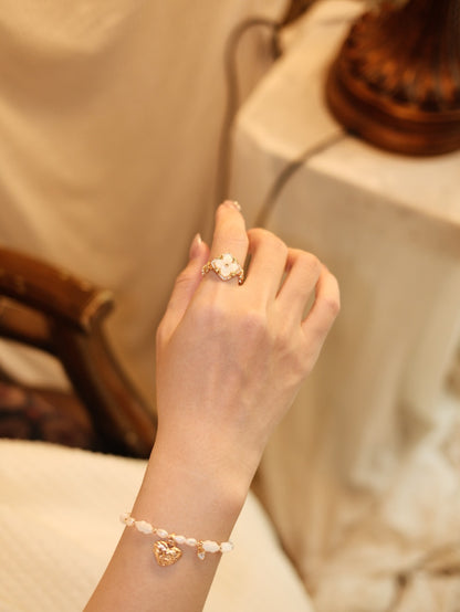 Lucky Four-Leaf Clover Ring, Mother of Pearl, Luxuriously Sparkling Ring