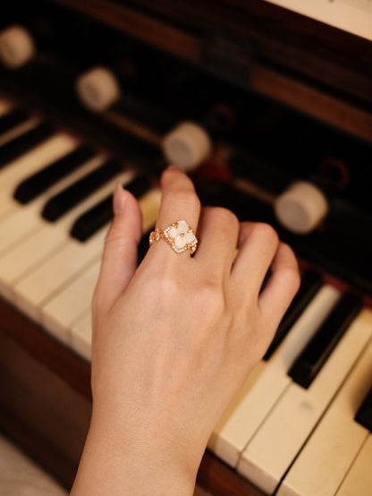 Lucky Four-Leaf Clover Ring, Mother of Pearl, Luxuriously Sparkling Ring