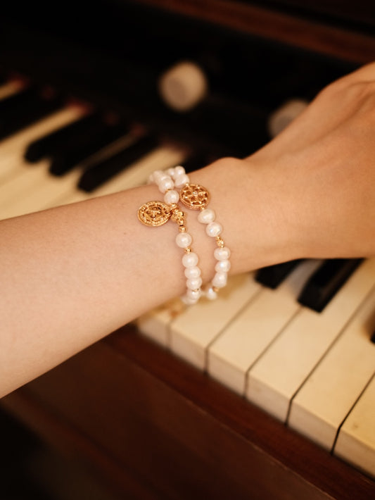 Freshwater Pearl, Zirconia, and Button Motif Bracelet: A Luminous Wish for Harmony and Good Fortune
