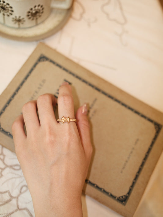 S925 Gold Plated Nuance Ribbon Ring with Zirconia, Elegant