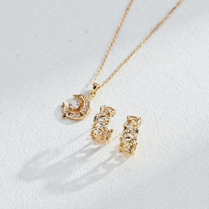 [Golden Willow] Willow Leaf Motif Earrings with Zirconia, Gold Plated - Brings Good Fortune